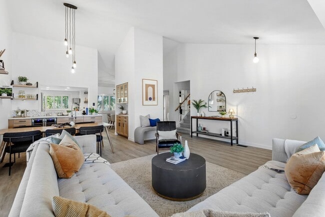 13804 W Iliff Ave in Lakewood, CO - Foto de edificio - Building Photo