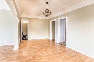 327 1/2 N Stanley Ave in Los Angeles, CA - Building Photo - Building Photo