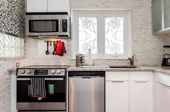 186 Dufferin St in Hampstead, QC - Building Photo - Building Photo