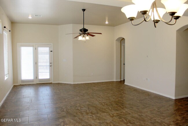 853 Blue Park Ave in Santa Teresa, NM - Building Photo - Building Photo