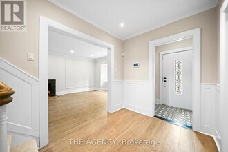 44 Elderwood Dr in Toronto, ON - Building Photo - Building Photo