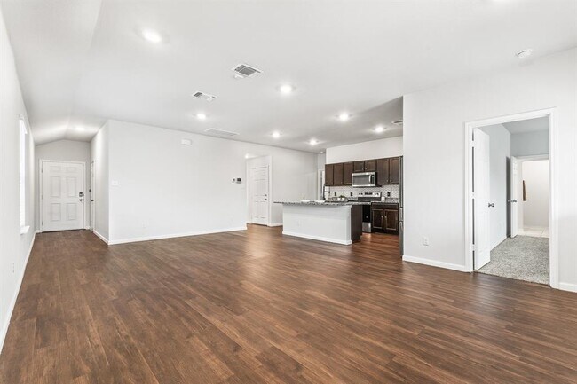 132 Ragnar Dr in Jarrell, TX - Building Photo - Building Photo