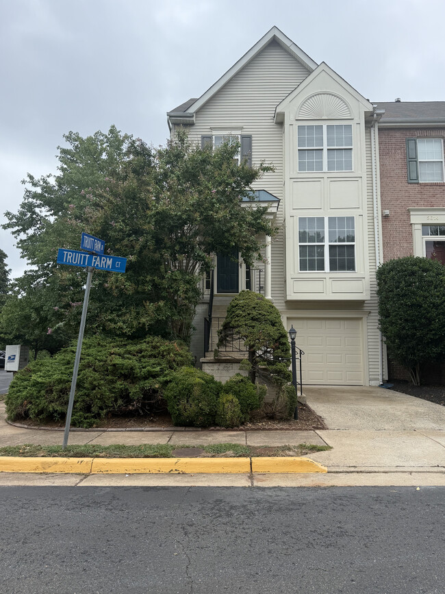 property at 5616 Truitt Farm Ct