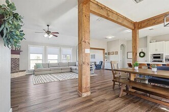 7910 Stone Ridge Dr in Justin, TX - Building Photo - Building Photo
