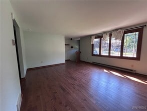6142 Berkley Dr in Orchard Park, NY - Building Photo - Building Photo