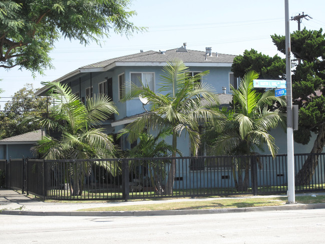 4375 M. Luther King Jr Blvd in Lynwood, CA - Building Photo - Building Photo