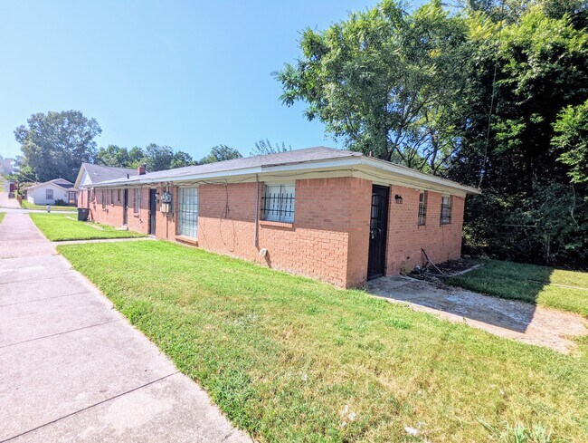 1020 Boston St in Memphis, TN - Building Photo - Building Photo