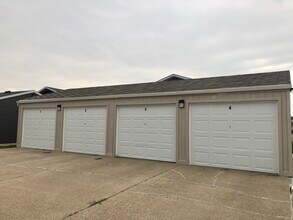 312 S 2nd St in Bismarck, ND - Foto de edificio - Building Photo