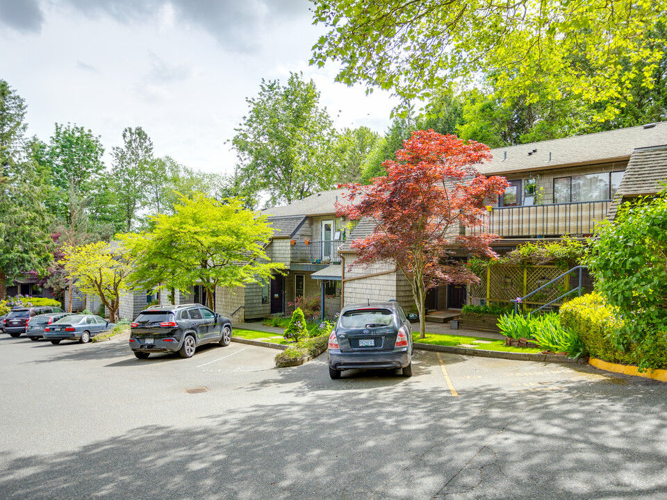 7624 Bywell Crt in Vancouver, BC - Building Photo