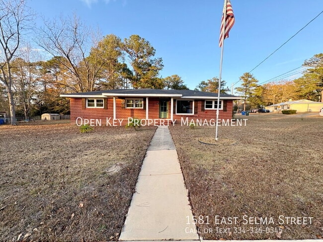 1581 E Selma St in Dothan, AL - Building Photo - Building Photo