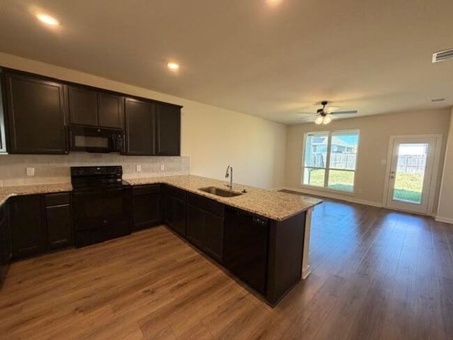 6913 Sulphur Ct in China Spring, TX - Building Photo - Building Photo