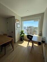 919 12th St NE, Unit 405 in Washington, DC - Building Photo - Building Photo