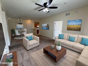 8215 Green Parrot Rd in Jacksonville, FL - Building Photo - Building Photo