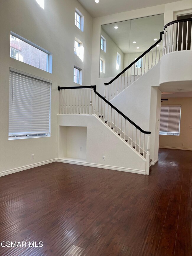 658 Avenida Magdalena in Camarillo, CA - Building Photo - Building Photo