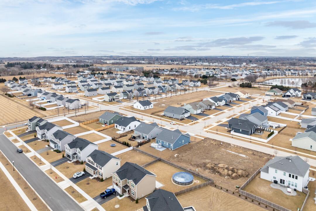 Prarie Ridge in Hampshire, IL - Building Photo