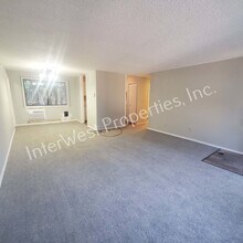 9685 SW Whitford Ln in Beaverton, OR - Building Photo - Building Photo