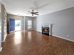 401 Kensington Parc Dr in Avondale Estates, GA - Building Photo - Building Photo