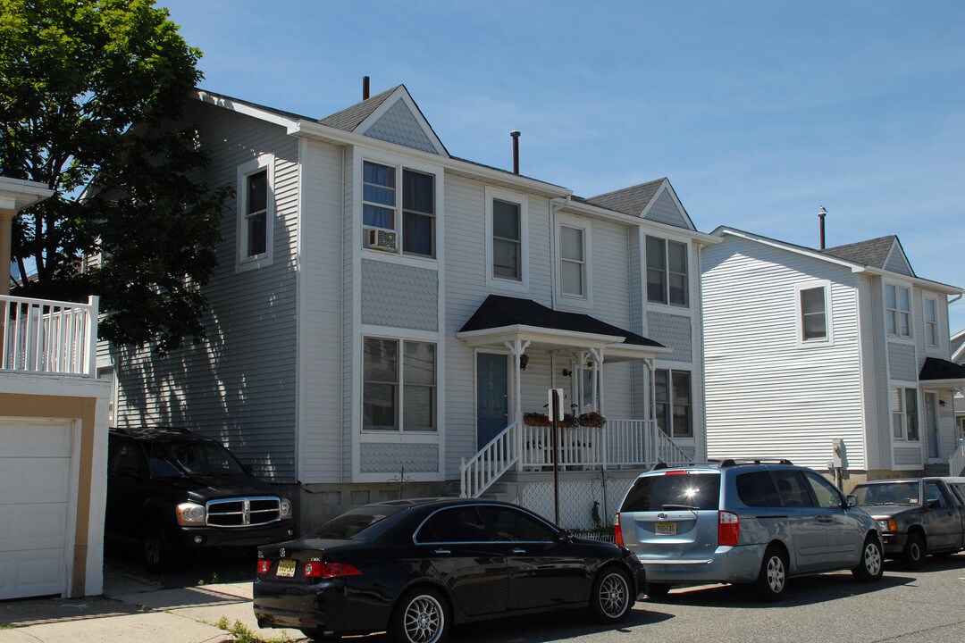 Victoria Court Townhomes II in Atlantic City, NJ - Building Photo