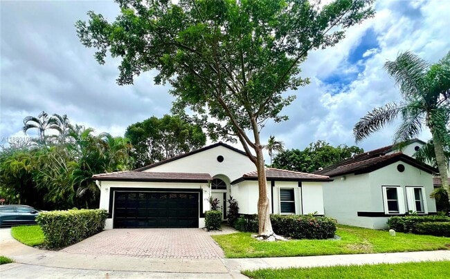 1501 SW 149th Ave in Pembroke Pines, FL - Foto de edificio - Building Photo
