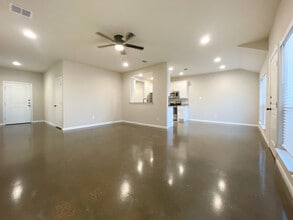 108 W Windmill Way in Robinson, TX - Foto de edificio - Building Photo