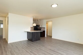 Camden Apartments in Seattle, WA - Building Photo - Interior Photo