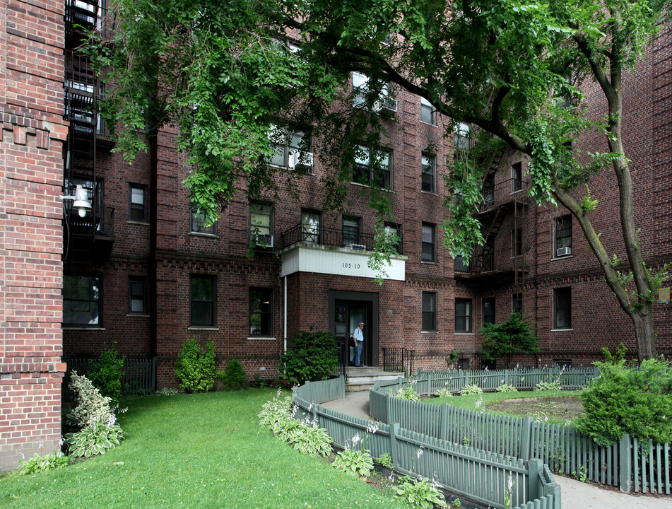 103-10 Queens Blvd in Forest Hills, NY - Building Photo