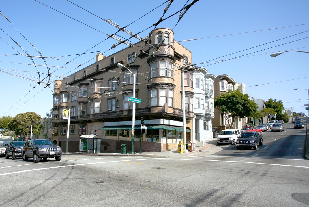 250 Divisadero St in San Francisco, CA - Building Photo