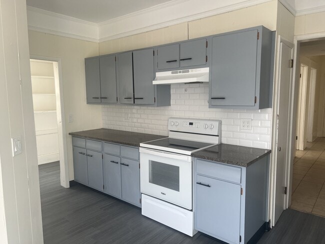 8 Fox Terrace, Unit 1 in Poughkeepsie, NY - Building Photo - Building Photo