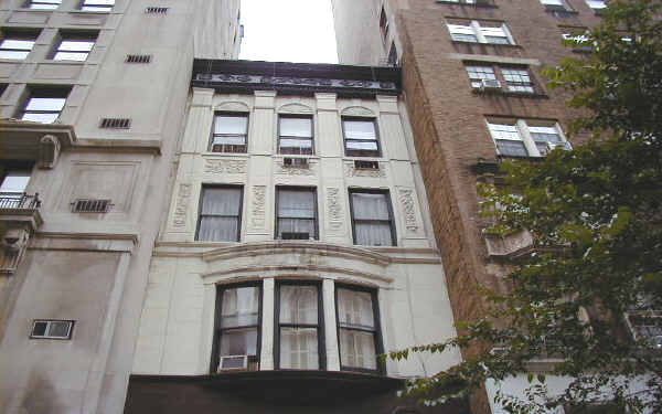 605 West End Ave in New York, NY - Building Photo