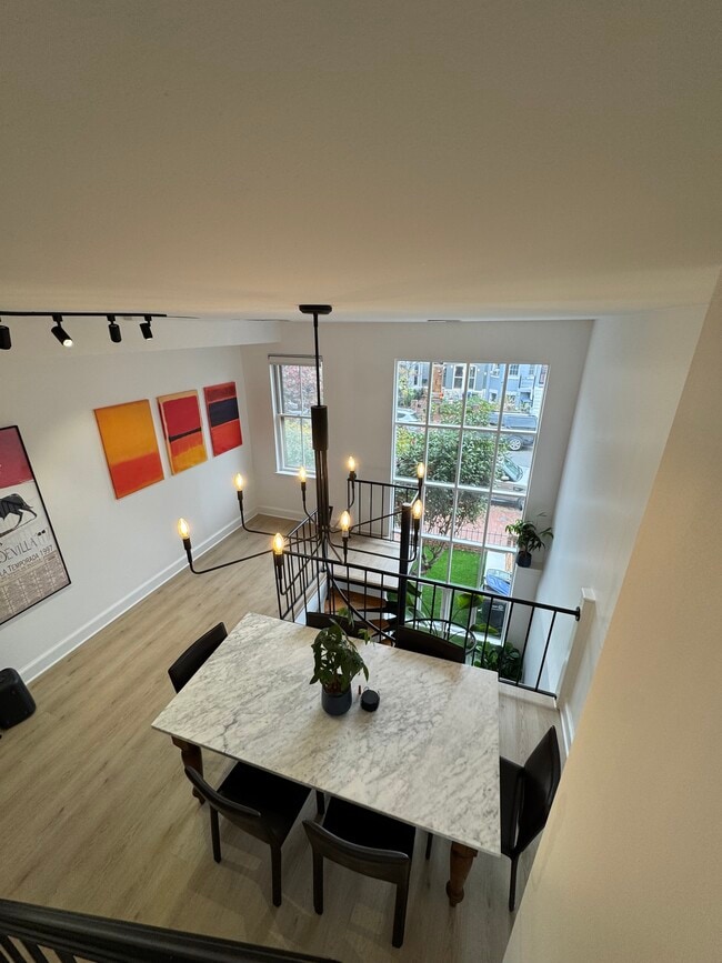 208 9th St NE in Washington, DC - Foto de edificio - Building Photo