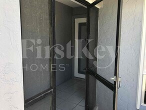 3922 SE 2nd Ave in Cape Coral, FL - Building Photo - Building Photo