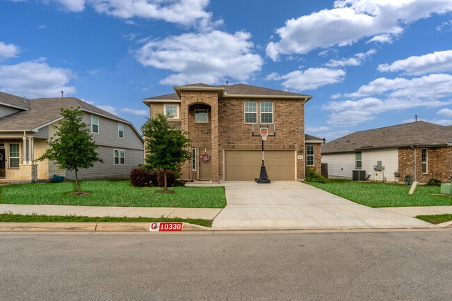 10330 Luneville Ln in Schertz, TX - Building Photo - Building Photo