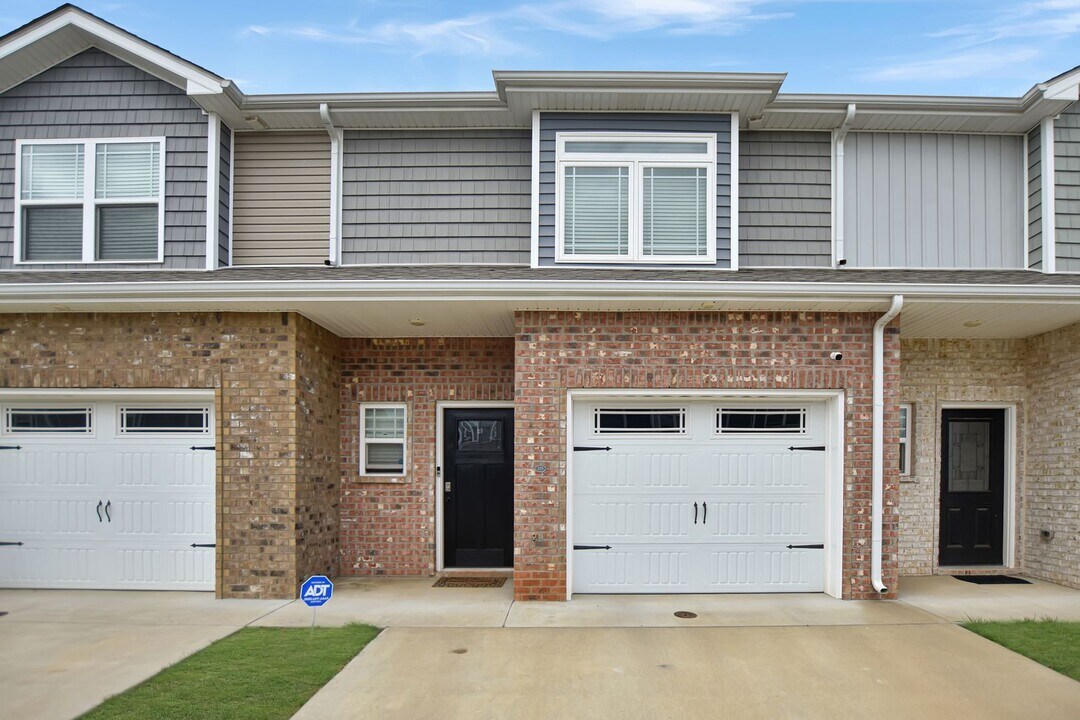 326 Fallow Cir in Clarksville, TN - Building Photo
