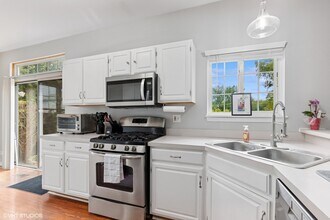 811 Cambridge Dr in Grayslake, IL - Building Photo - Building Photo