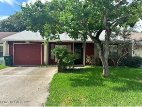3548 Tiara Way W in Jacksonville, FL - Building Photo - Building Photo