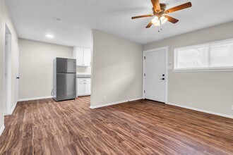 4706 Yellowstone Blvd in Houston, TX - Building Photo - Building Photo