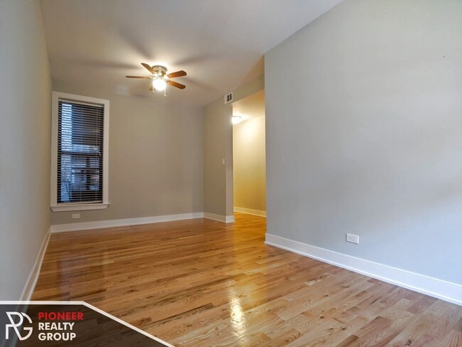 635 W Oakdale Ave, Unit 627-1 in Chicago, IL - Foto de edificio - Building Photo