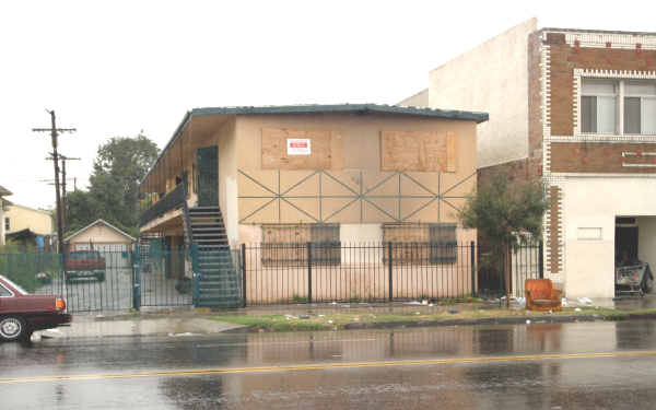 4615 Avalon Blvd in Los Angeles, CA - Building Photo