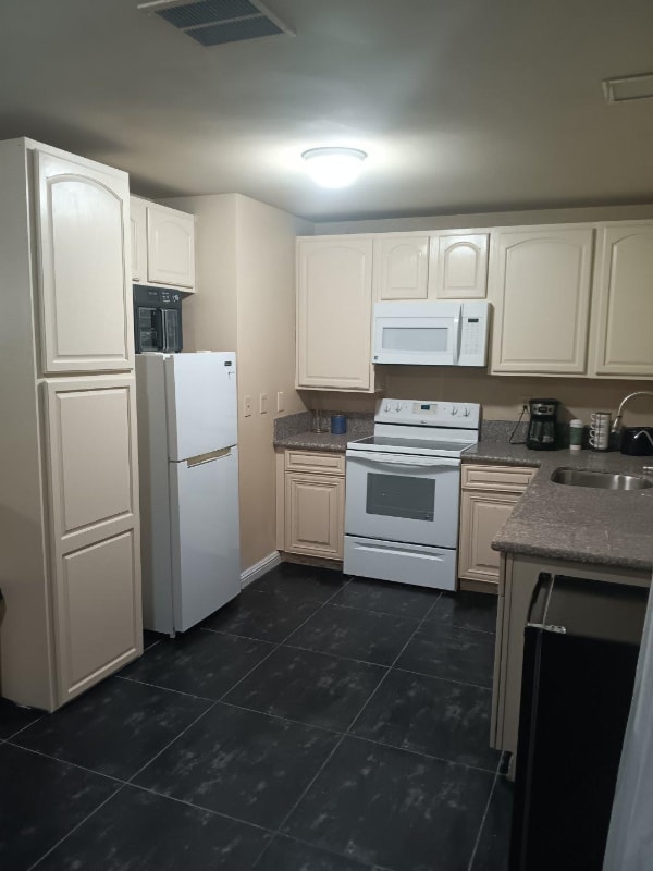 5903 Bromley Ave in Las Vegas, NV - Building Photo - Building Photo