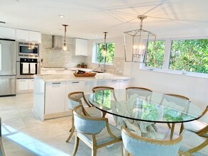 103 E Enid Dr in Key Biscayne, FL - Building Photo - Building Photo