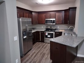 18103 Addington Dr in Walled Lake, MI - Building Photo