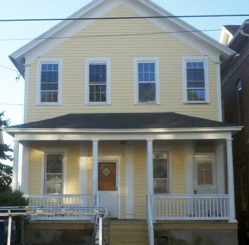 1120 Cedar Ave, Unit First Floor Left in Scranton, PA - Foto de edificio