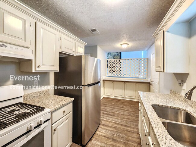 901 Shiloh Ridge Run NW in Kennesaw, GA - Foto de edificio - Building Photo