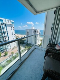 1000 S Ocean Blvd, Unit 15J in Pompano Beach, FL - Building Photo - Building Photo