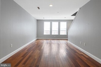 1938 N Gratz St, Unit 2 in Philadelphia, PA - Foto de edificio - Building Photo