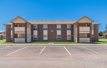 Cathy's Pointe Apartments in Amarillo, TX - Foto de edificio - Building Photo