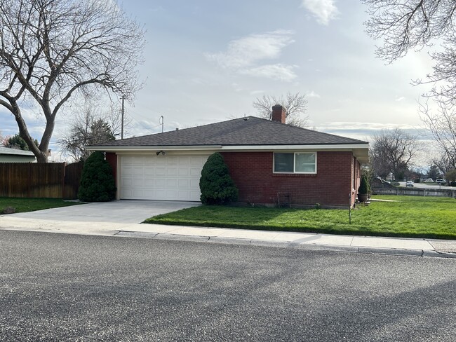 1300 S Brooklawn Dr in Boise, ID - Building Photo - Building Photo