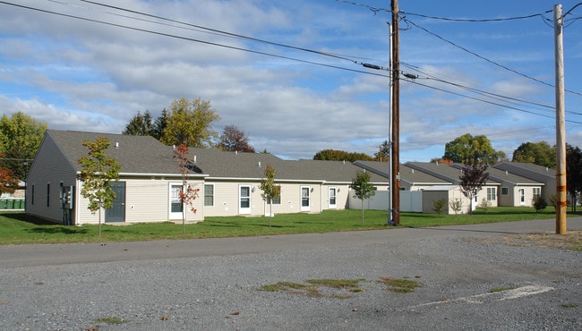 Central Court Apartments in Bloomsburg, PA - Building Photo - Building Photo