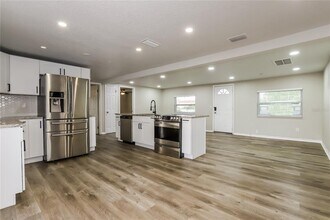 4501 52nd Ave N in St. Petersburg, FL - Building Photo - Building Photo