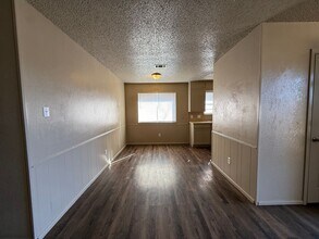 808 N Elkhart Ave in Lubbock, TX - Building Photo - Building Photo